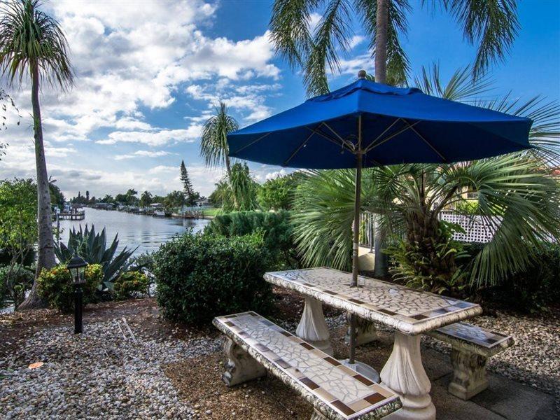 Oyo Waterfront Hotel- Cape Coral Fort Myers, Fl Eksteriør billede