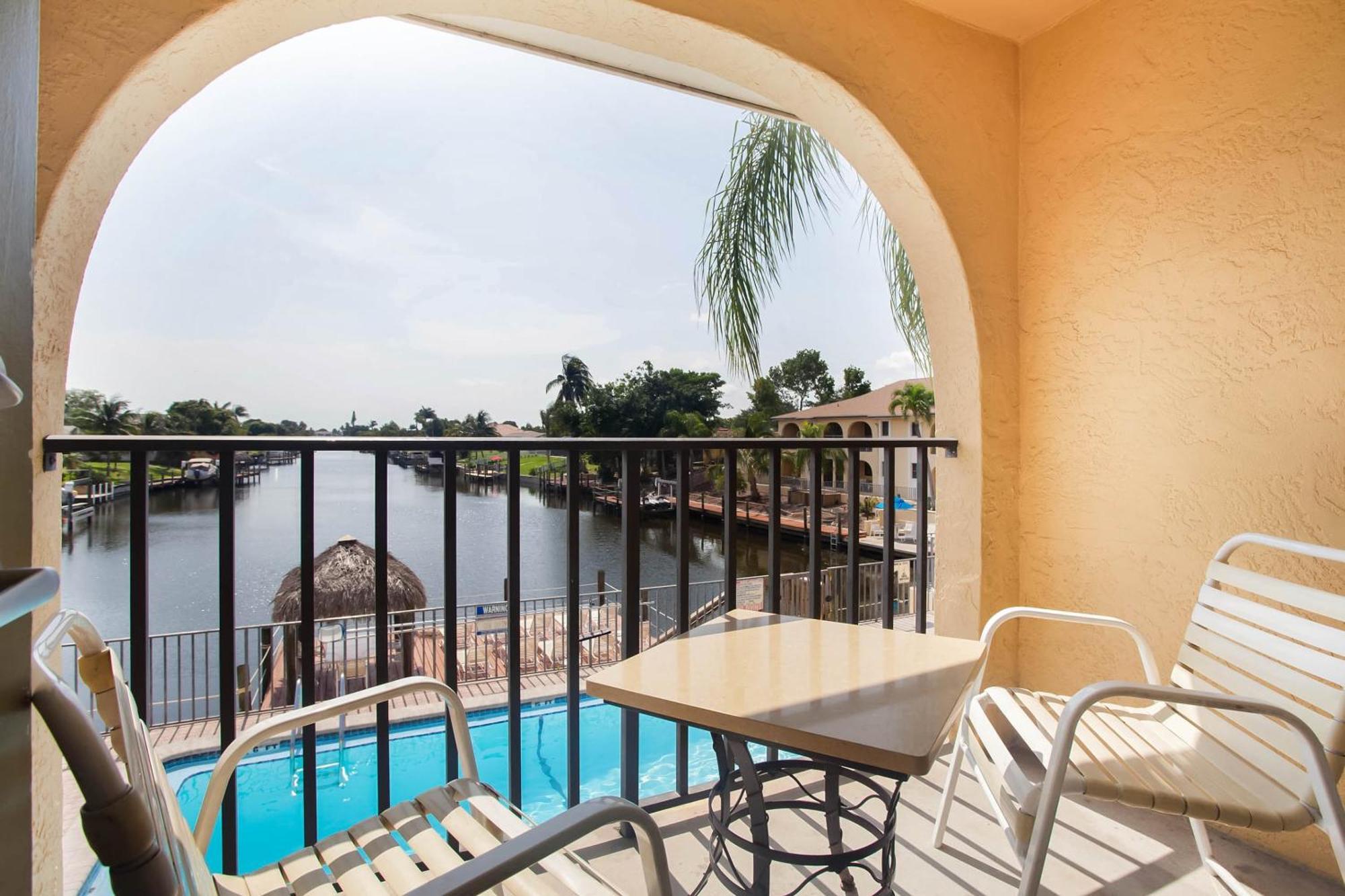 Oyo Waterfront Hotel- Cape Coral Fort Myers, Fl Eksteriør billede