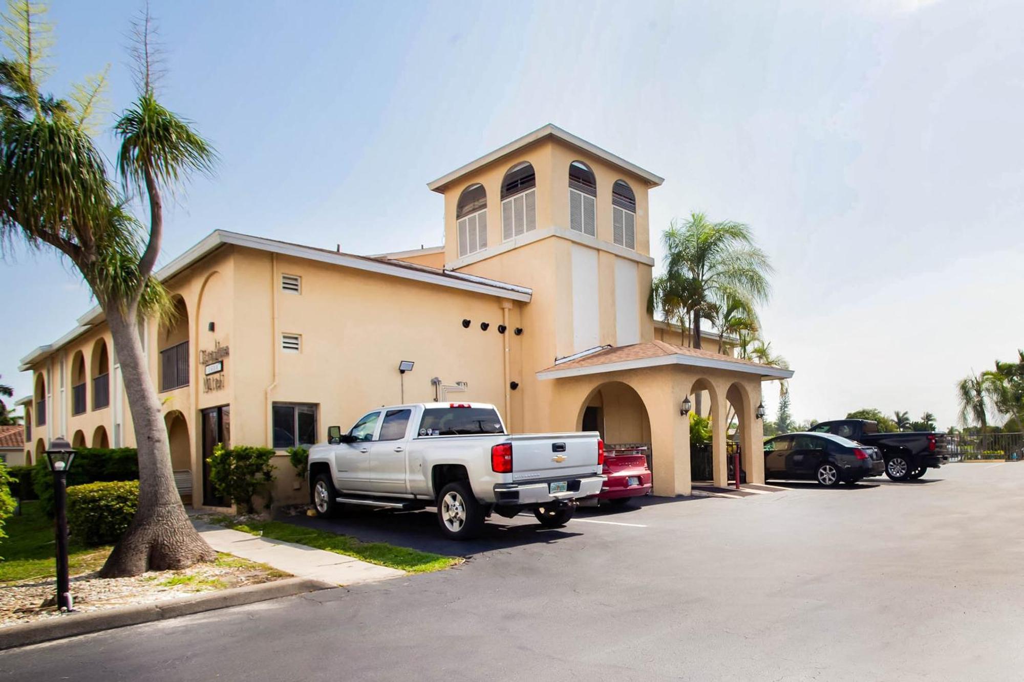 Oyo Waterfront Hotel- Cape Coral Fort Myers, Fl Eksteriør billede