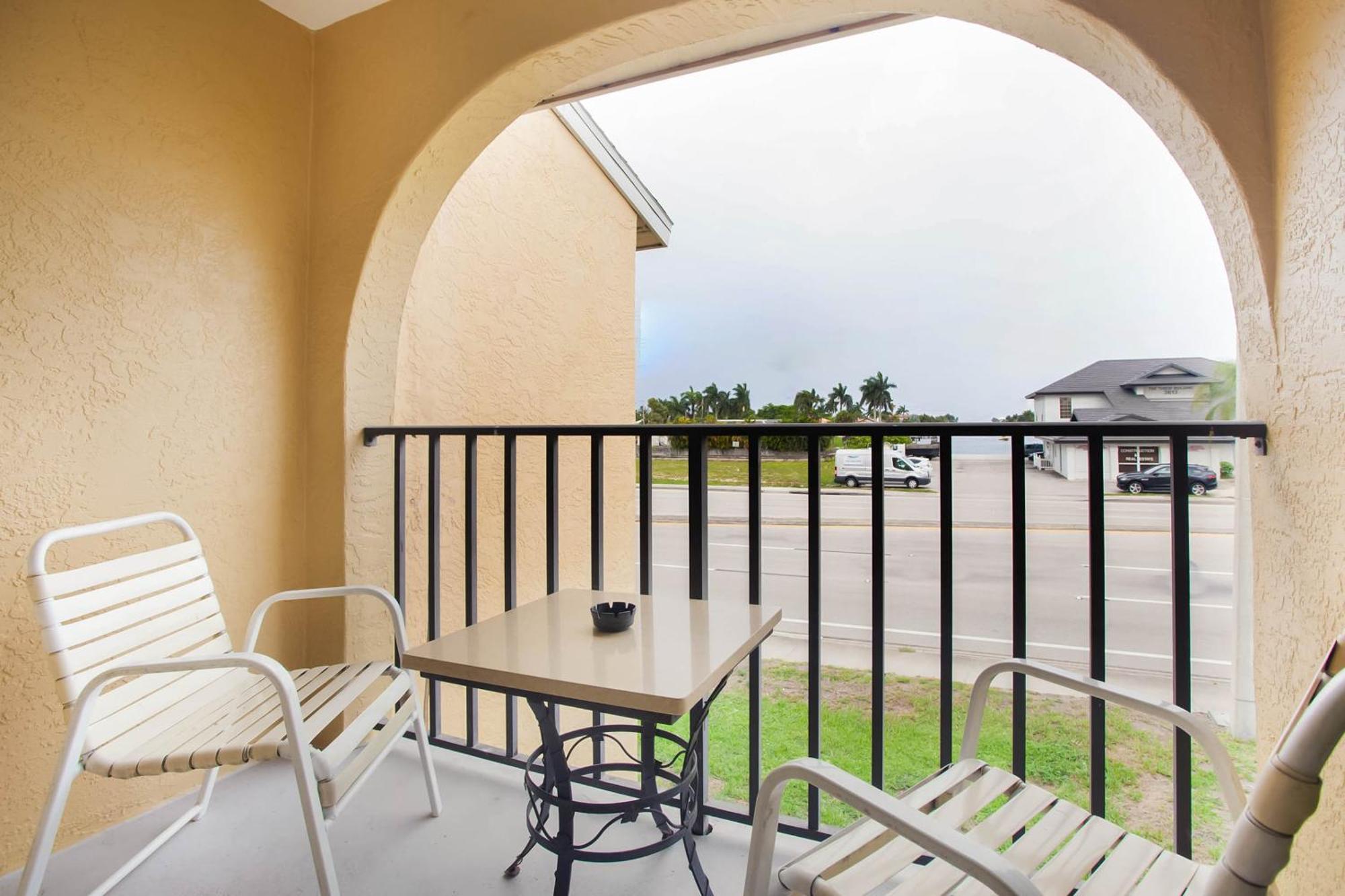 Oyo Waterfront Hotel- Cape Coral Fort Myers, Fl Eksteriør billede