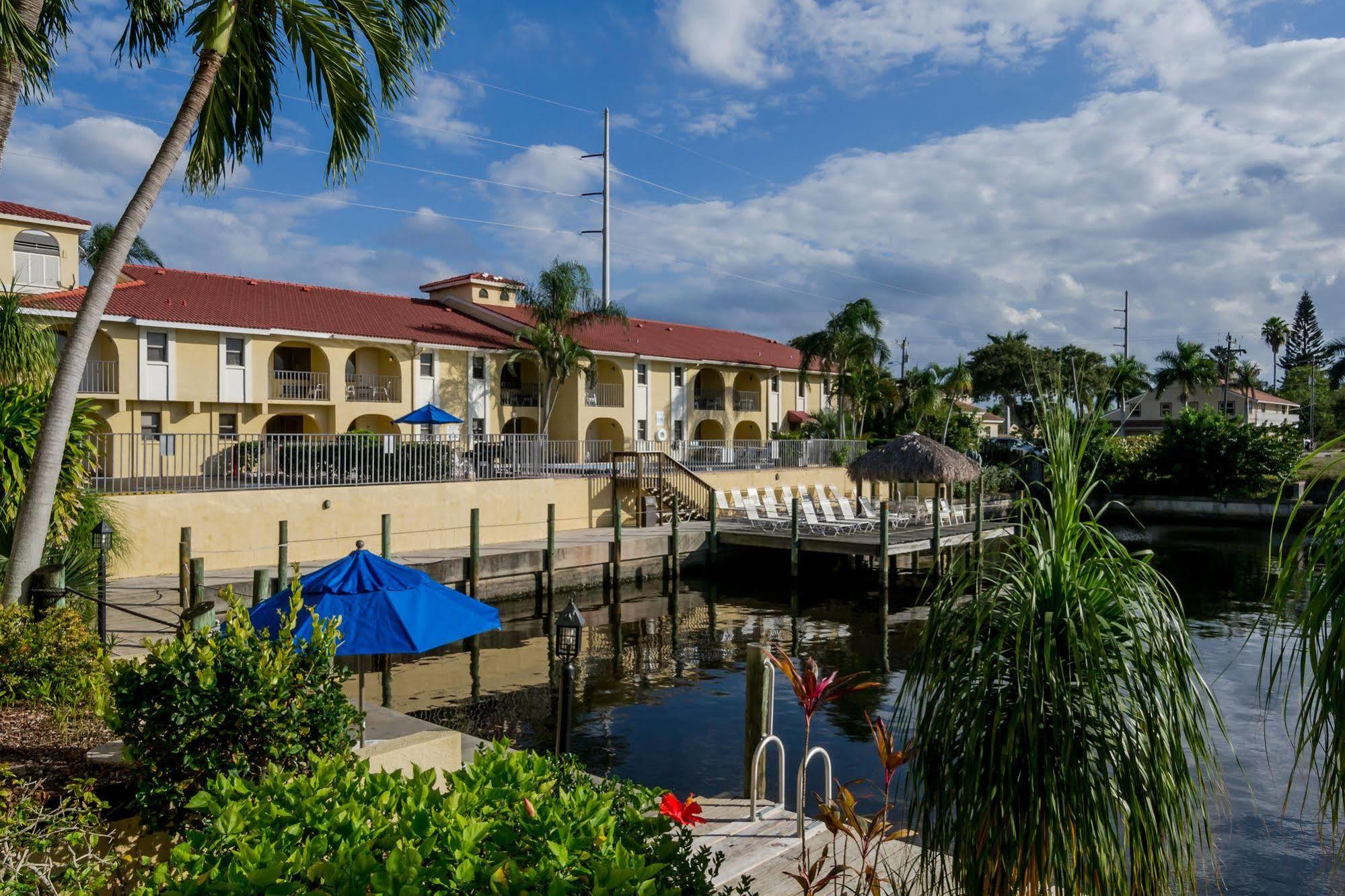 Oyo Waterfront Hotel- Cape Coral Fort Myers, Fl Eksteriør billede